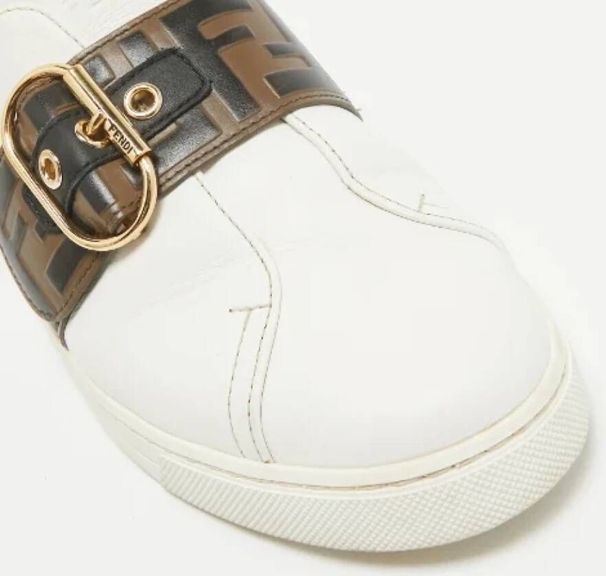 Fendi Vintage Pre-owned Leather sneakers White Dames
