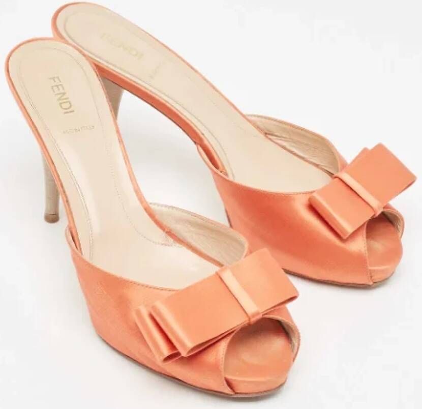 Fendi Vintage Pre-owned Satin sandals Orange Dames