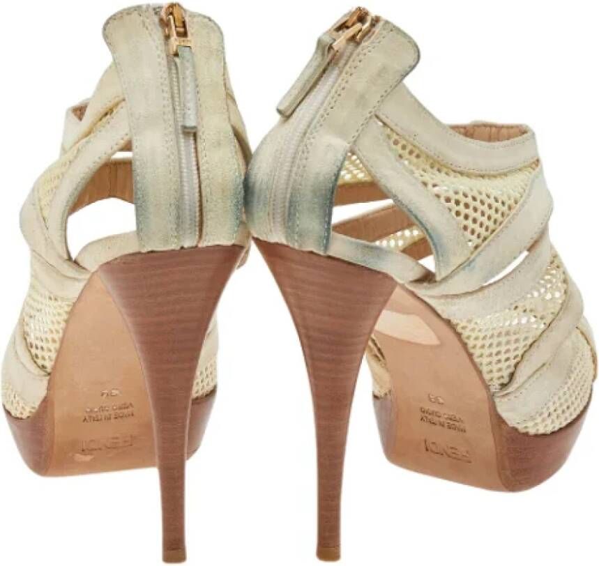 Fendi Vintage Pre-owned Suede sandals White Dames