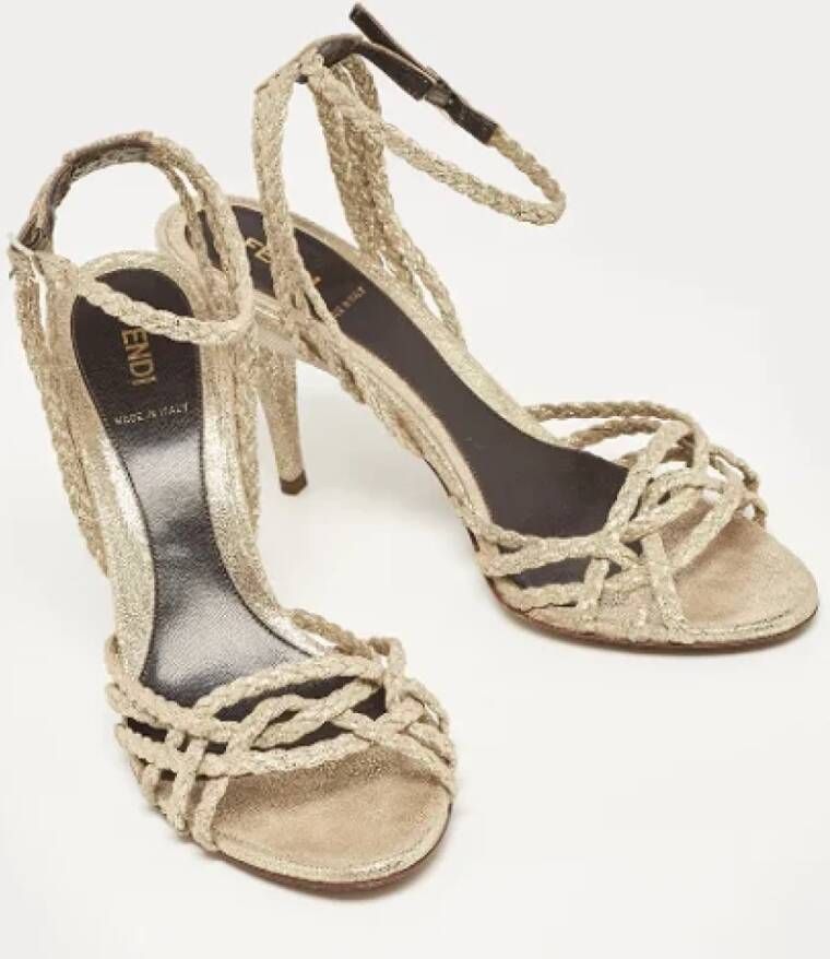 Fendi Vintage Pre-owned Suede sandals Yellow Dames