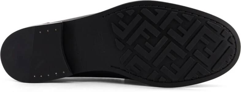 Fendi Zwarte platte schoenen met metalen detail