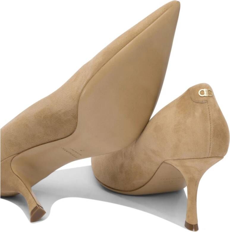 Ferragamo Beige Hakken Pumps Elegante Schoenen