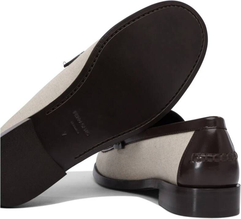 Ferragamo Beige Loafer Schoenen voor Vrouwen