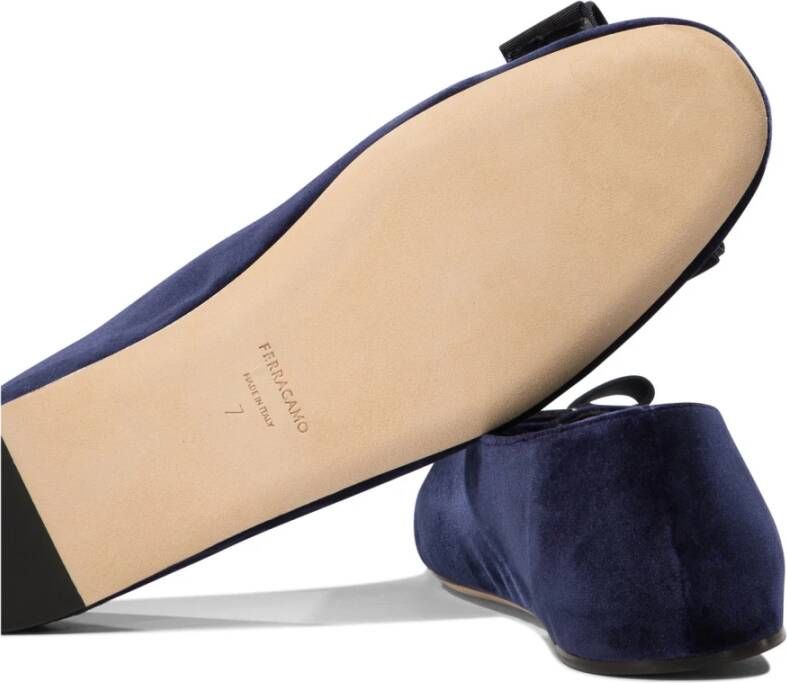 Ferragamo Blauwe Ballerina's Stijlvol en Comfortabel