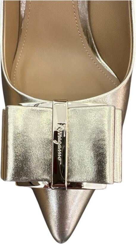 Ferragamo Elegante Decollete Schoenen voor Vrouwen