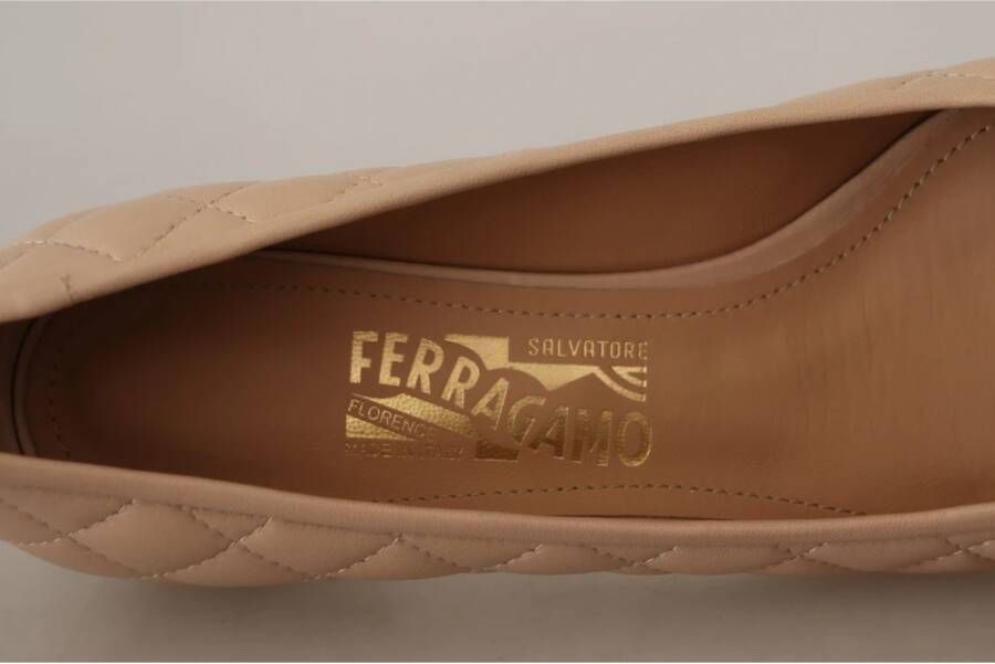 Ferragamo Elegante Gewatteerde Leren Pumps