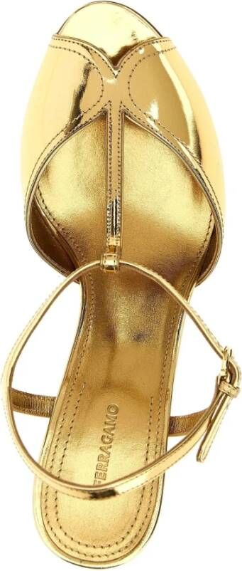 Ferragamo Gouden spiegelend kalfsleren stiletto sandalen