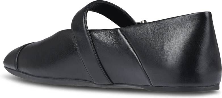 Ferragamo Platte schoenen in zwart leer