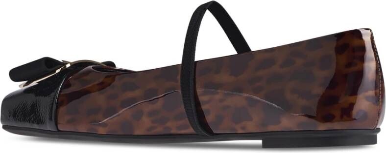 Ferragamo Platte schoenen in zwart bruin Vernice stijl