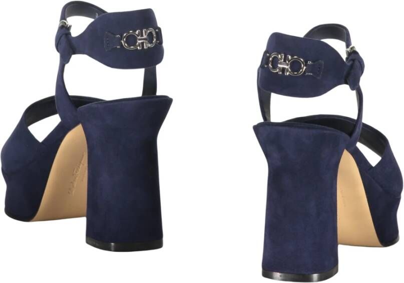 Ferragamo Sandaaltjes van suède met blokhak en enkelband