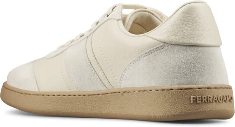 Ferragamo Sneakers in Cashmere Mascarpone Stijl