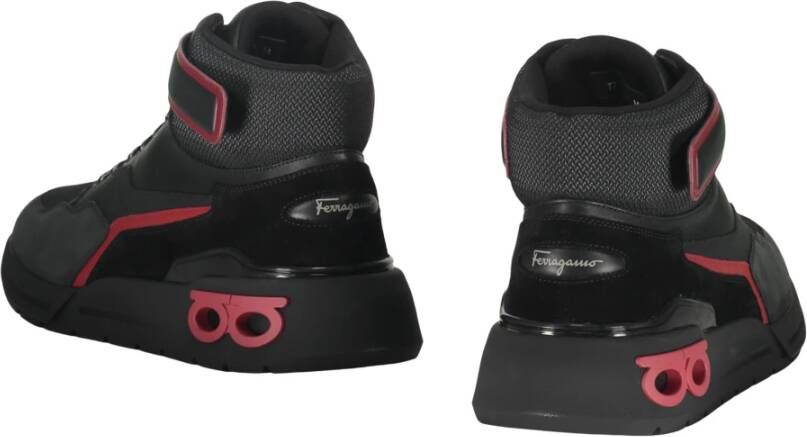 Ferragamo Stijlvolle High-top Sneakers met Stoffen Inzetstukken