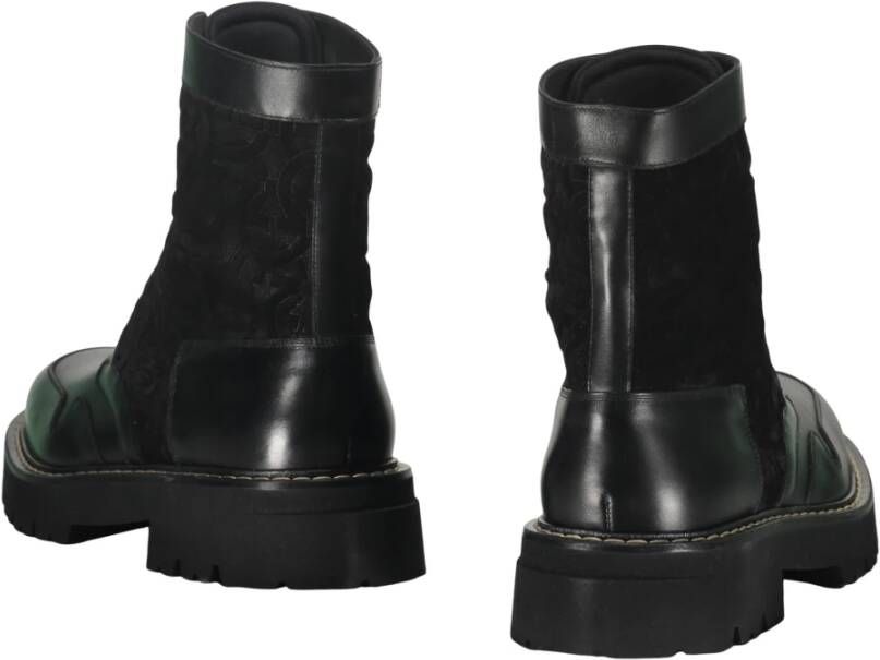Ferragamo Stijlvolle Veterschoenen voor de enkel