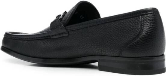 Ferragamo Zwarte Korrelige Leren Loafers met Gancini
