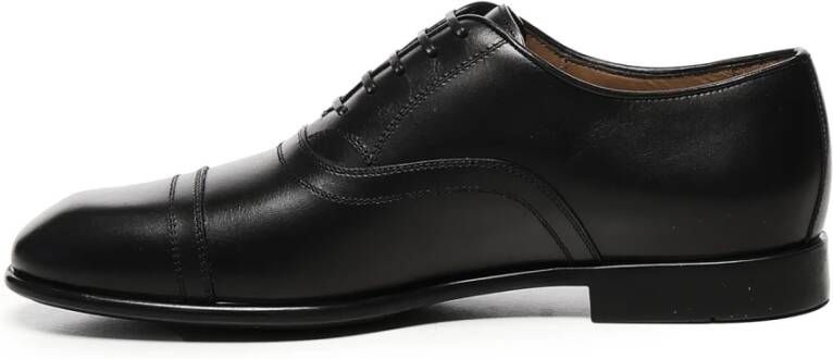 Ferragamo Zwarte Leren Platte Schoenen Amandel Teen