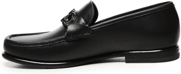 Ferragamo Zwarte Leren Platte Schoenen Amandel Teen