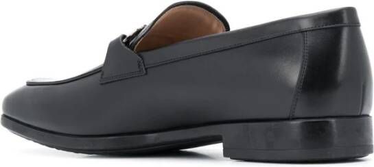 Ferragamo Zwarte leren puntige enkellaarsjes