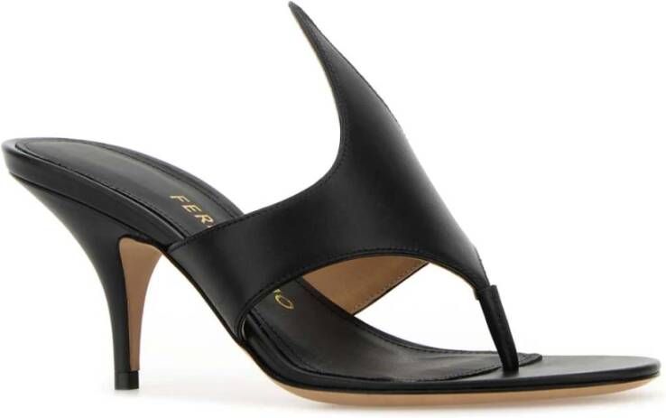 Ferragamo Zwarte leren teenslippermuiltjes met hak van 7 cm
