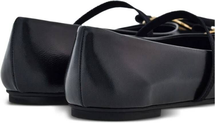 Ferragamo Zwarte leren veterschoenen