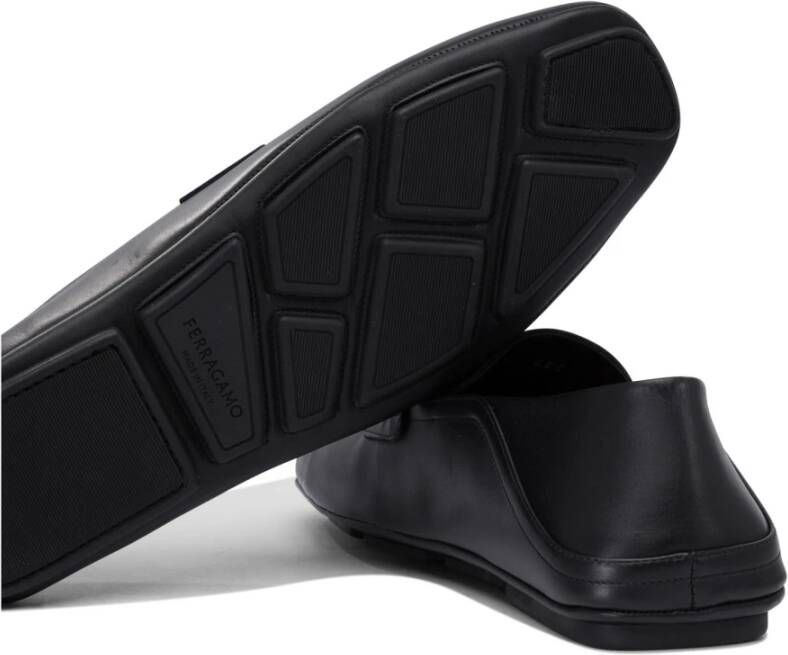 Ferragamo Zwarte Loafer Schoenen Klassieke Stijl