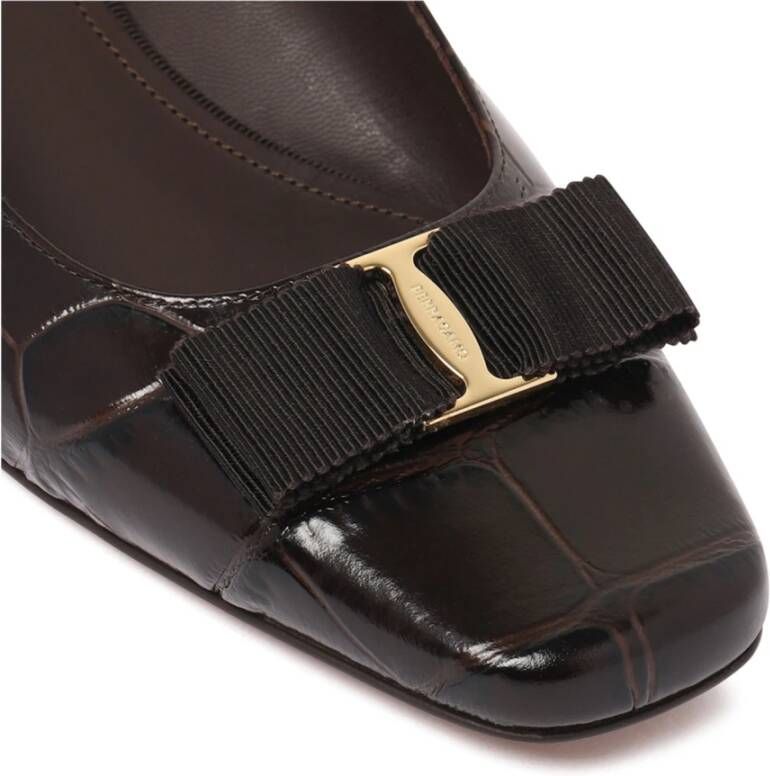 Ferragamo Zwarte Vara Pumps met Hak