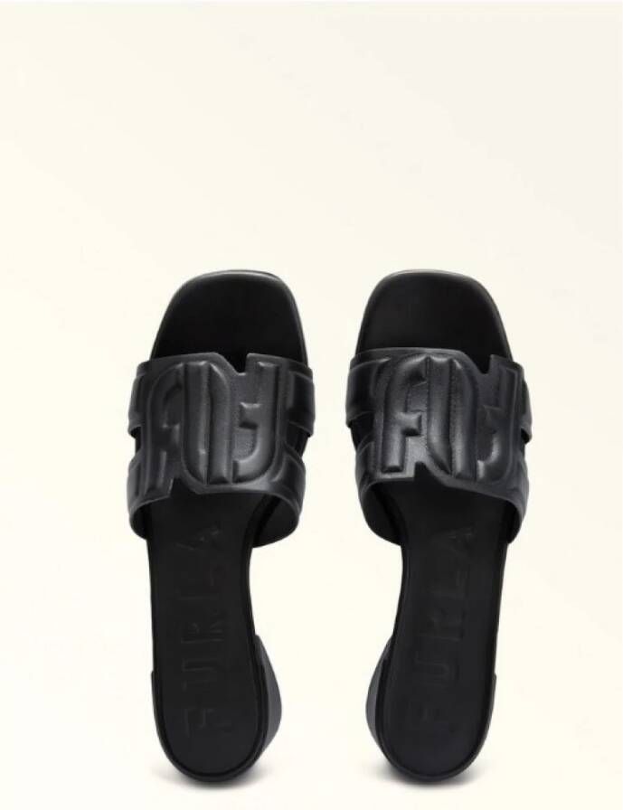 Furla Zwarte platte schoenen met logodecoratie