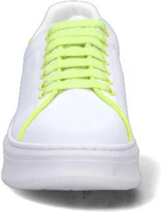 Gaëlle Paris Gele rubberen sneakers met patch