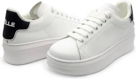 Gaëlle Paris Witte en zwarte PU sneakers White Dames