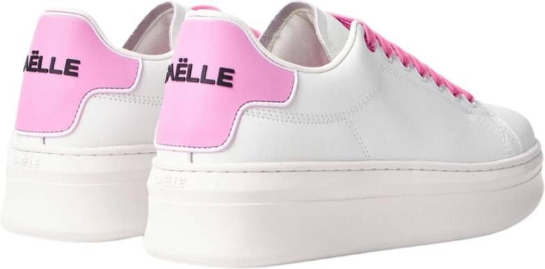 Gaëlle Paris Witte leren sneakers met roze hak
