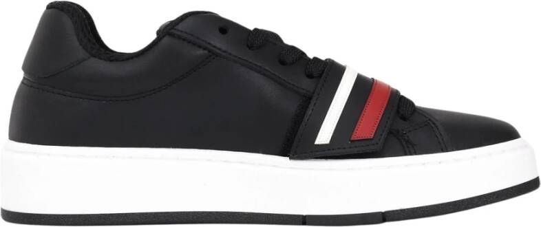 Gcds Moderne zwarte sneakers met witte zool