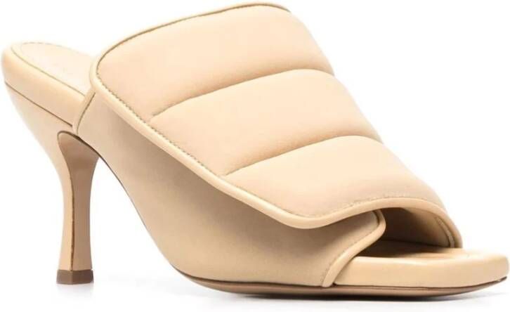 Gia Borghini Gezwollen muilezel Beige Dames