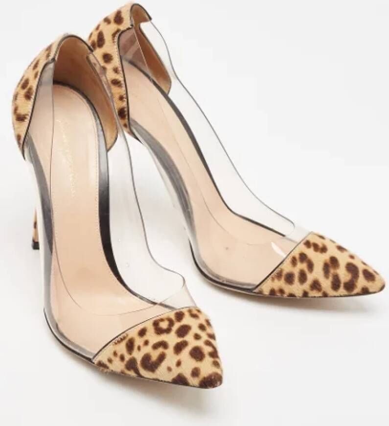 Gianvito Rossi Pre-owned Fabric heels Beige Dames