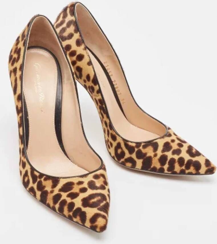 Gianvito Rossi Pre-owned Fabric heels Brown Dames