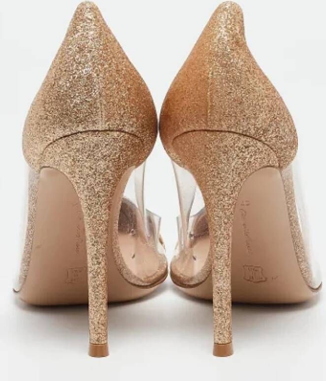 Gianvito Rossi Pre-owned Fabric heels Yellow Dames