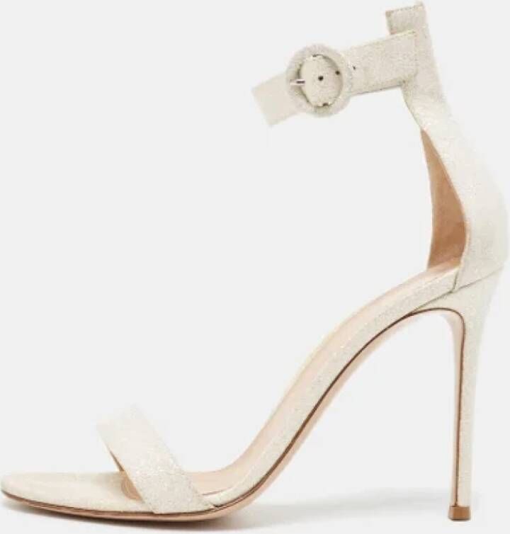 Gianvito Rossi Pre-owned Fabric sandals Beige Dames