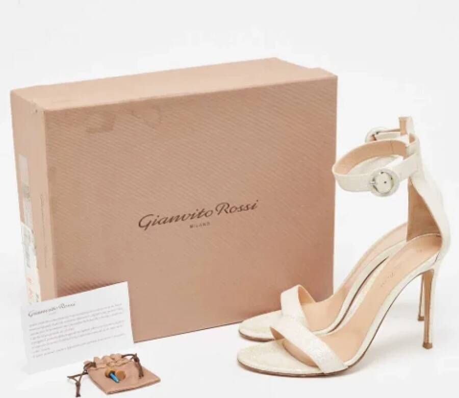 Gianvito Rossi Pre-owned Fabric sandals Beige Dames