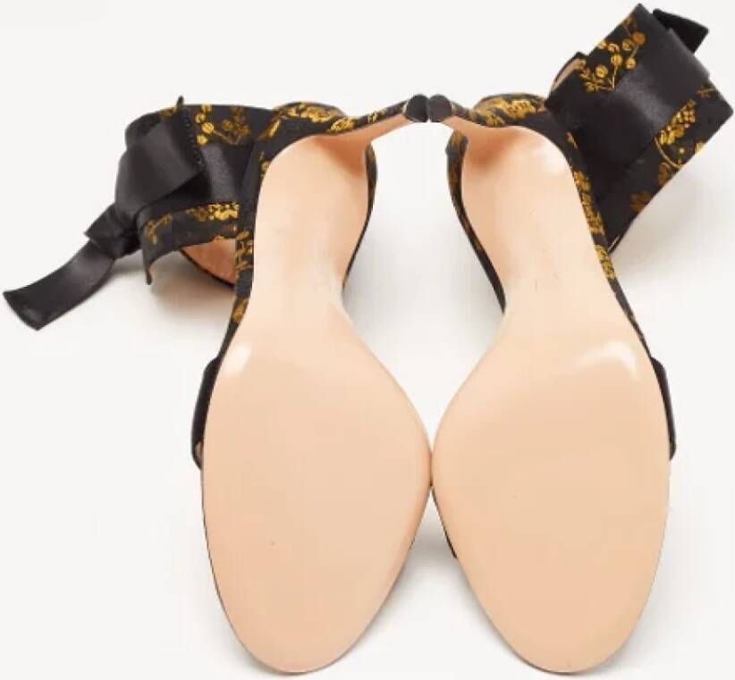 Gianvito Rossi Pre-owned Fabric sandals Black Dames