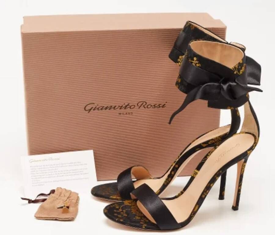 Gianvito Rossi Pre-owned Fabric sandals Black Dames