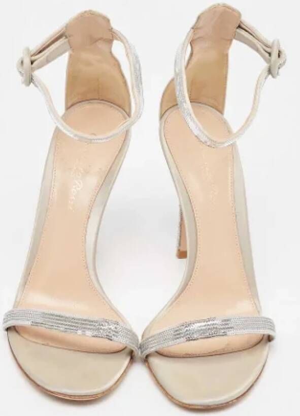 Gianvito Rossi Pre-owned Fabric sandals Gray Dames