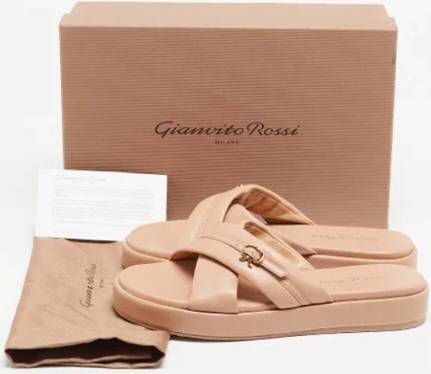 Gianvito Rossi Pre-owned Leather flats Beige Dames