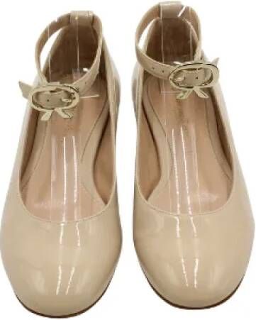 Gianvito Rossi Pre-owned Leather flats Beige Dames