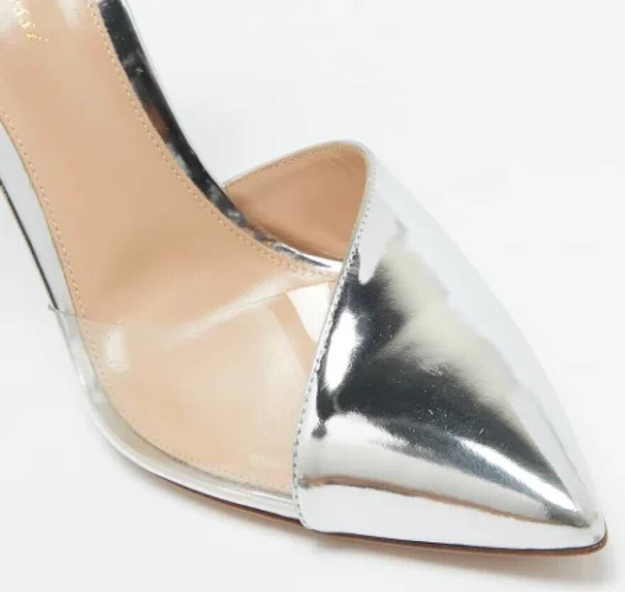 Gianvito Rossi Pre-owned Leather heels Gray Dames