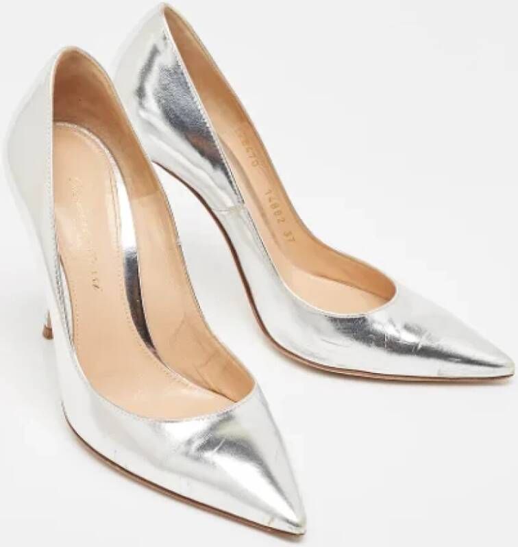 Gianvito Rossi Pre-owned Leather heels Gray Dames