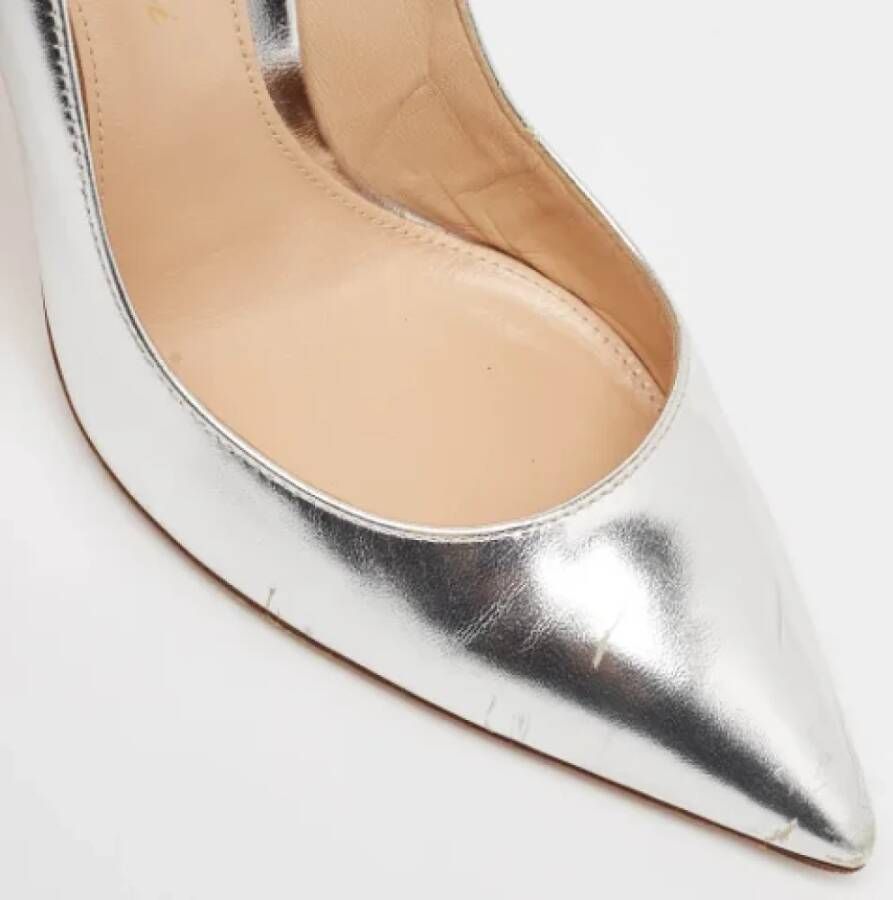 Gianvito Rossi Pre-owned Leather heels Gray Dames