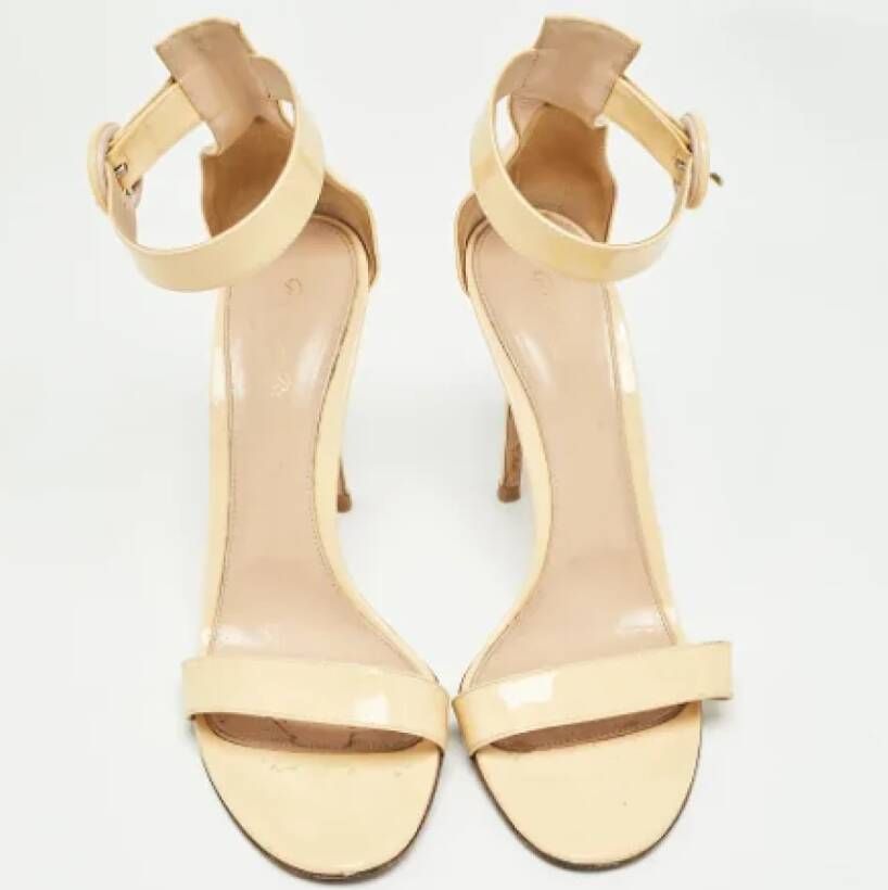 Gianvito Rossi Pre-owned Leather sandals Beige Dames