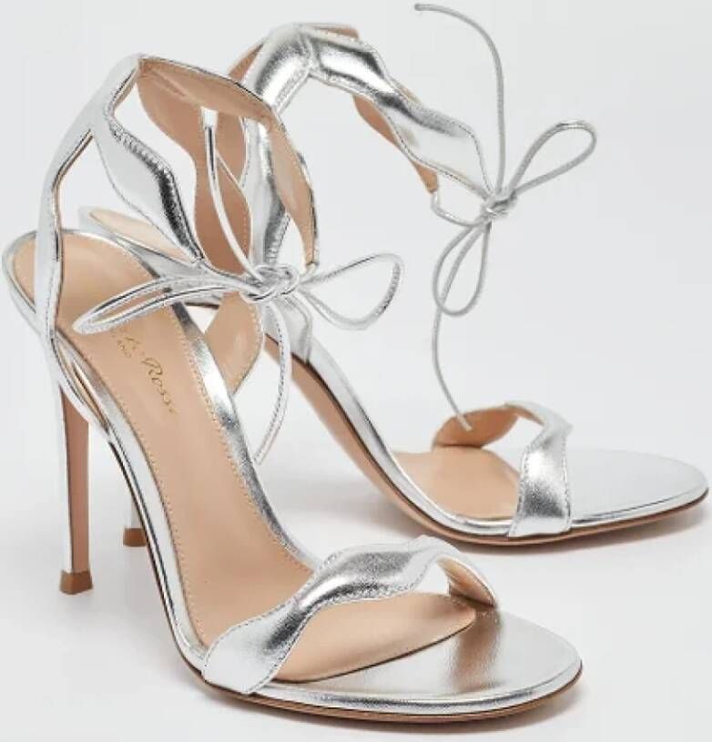 Gianvito Rossi Pre-owned Leather sandals Gray Dames