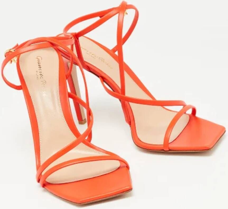 Gianvito Rossi Pre-owned Leather sandals Orange Dames