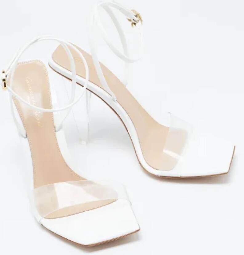Gianvito Rossi Pre-owned Leather sandals White Dames