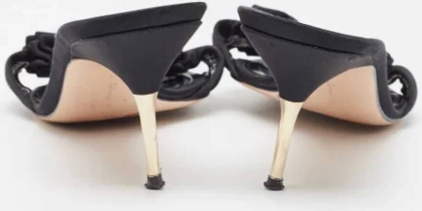 Gianvito Rossi Pre-owned Satin sandals Black Dames