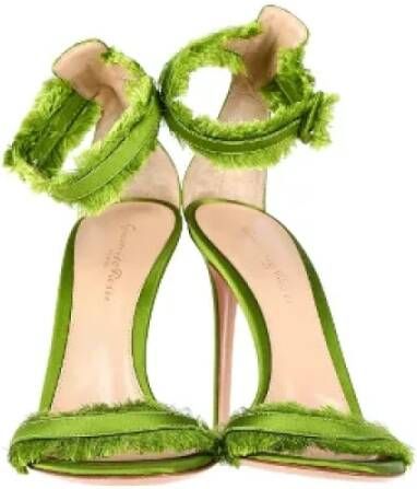 Gianvito Rossi Pre-owned Satin sandals Green Dames